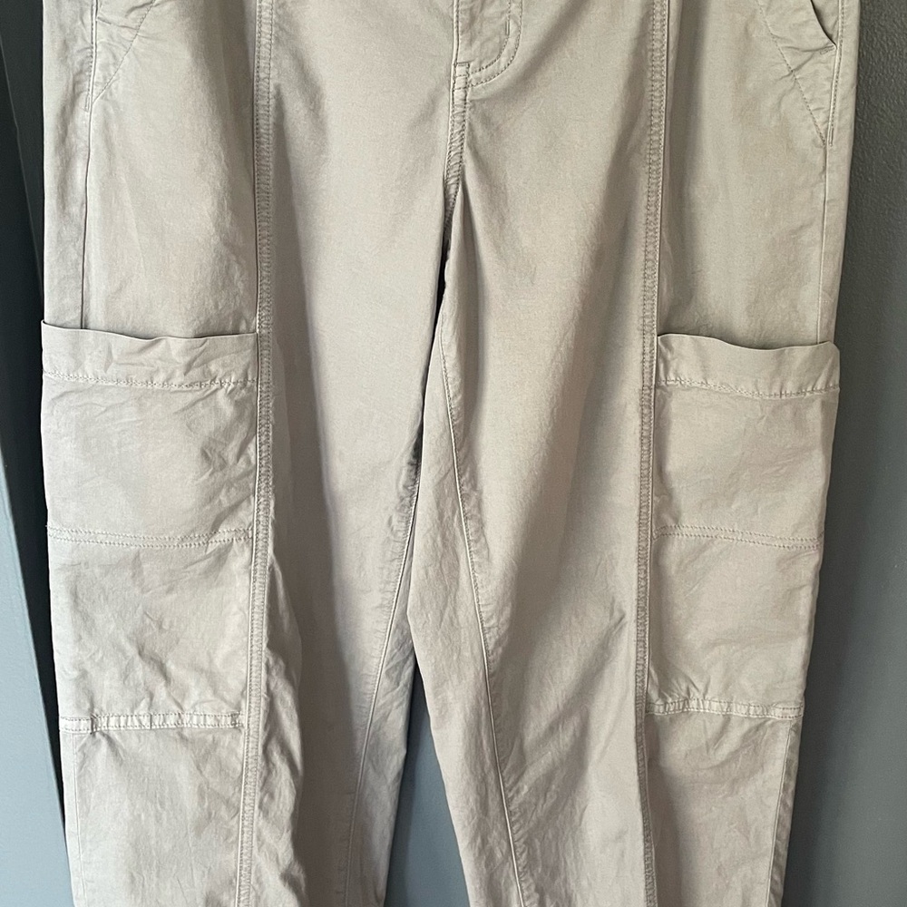 Women's American Eagle‎ Outfitters Gray Cargo Baggy Joggers Size 8
